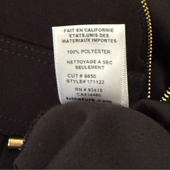 Trina Turk Black Sleeveless Top with Gold Zipper. Size XS - Picture 10 of 10